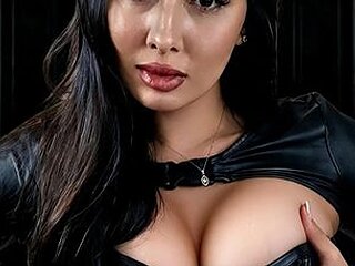 Mistress Kay's headshot
